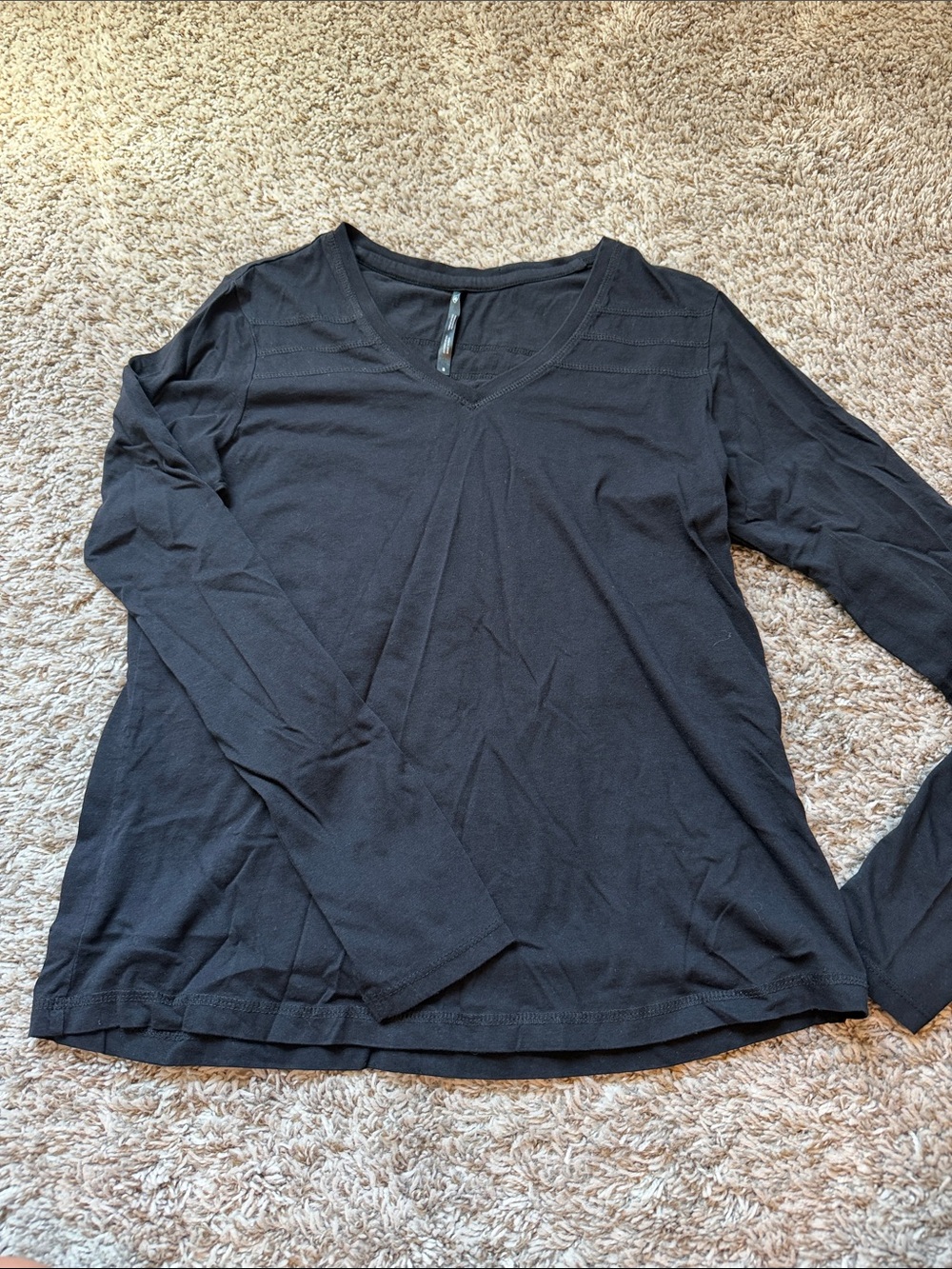 Women's Black V-Neck Long Sleeve Top